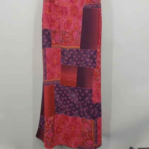 Tristan & Iseut  red/pink maxi sleeveless dress - Picture 2 of 7